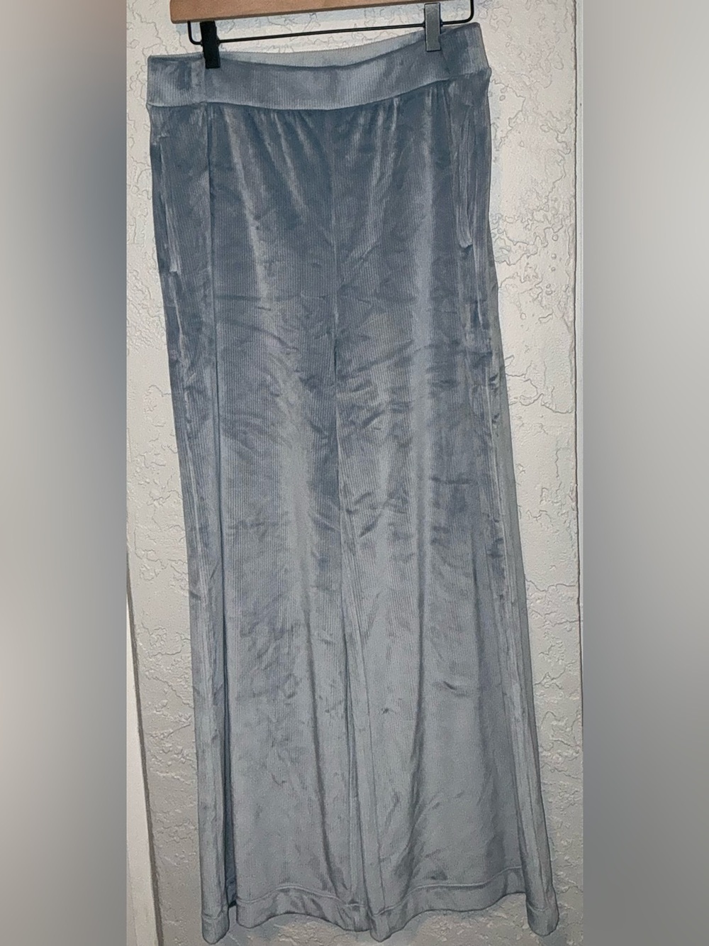 Lou & Grey Women's Light Blue Velvet Ribbed Wide Leg Pants